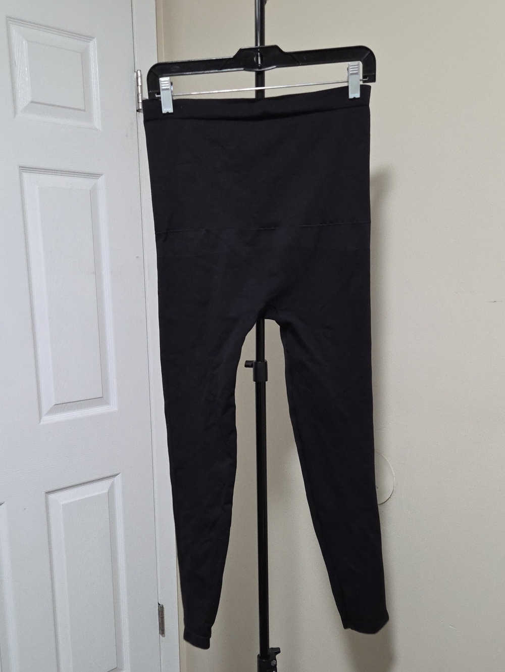 SPANX Black High-Waist Sculpting Leggings - Picture 4 of 5